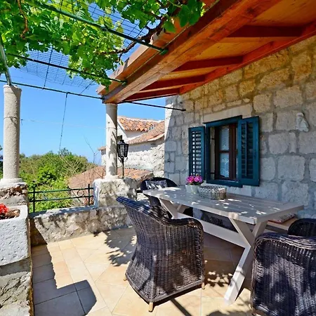 Dom wakacyjny House Vedrana *