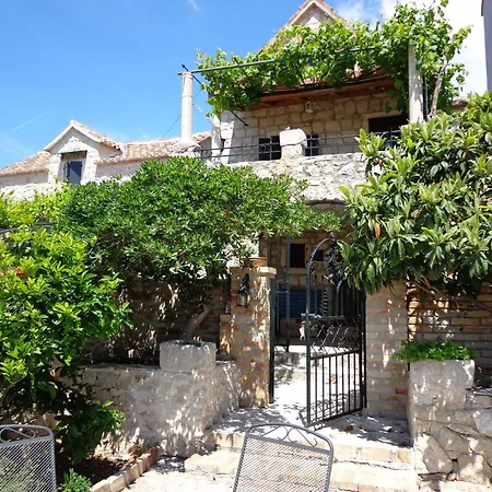 Сasa de vacaciones House Vedrana *