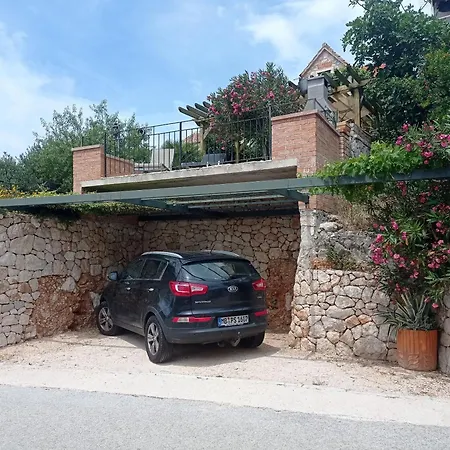 House Vedrana