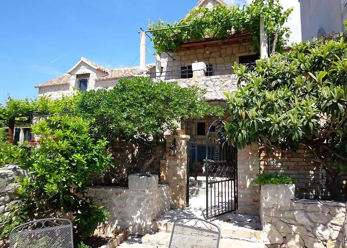 別荘 House Vedrana *